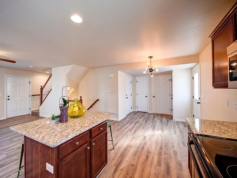 2641 Lynbarton Point — Photo 8