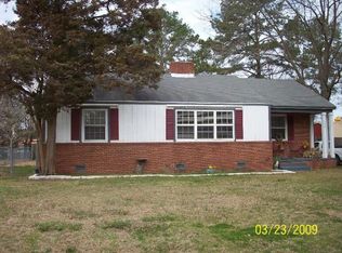 219 N Wright St, Raeford, NC 28376