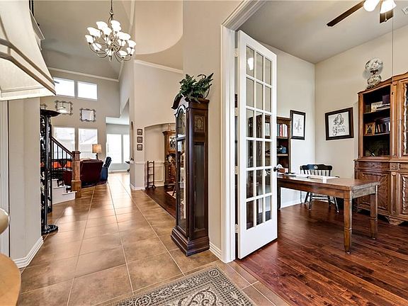 4th image of 2300 Peaceful Pointe Dr