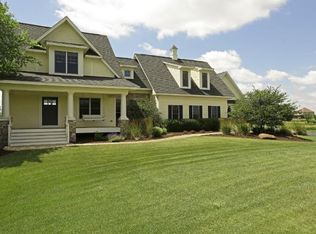 19600 Foxfield Dr, Prior Lake, MN 55372