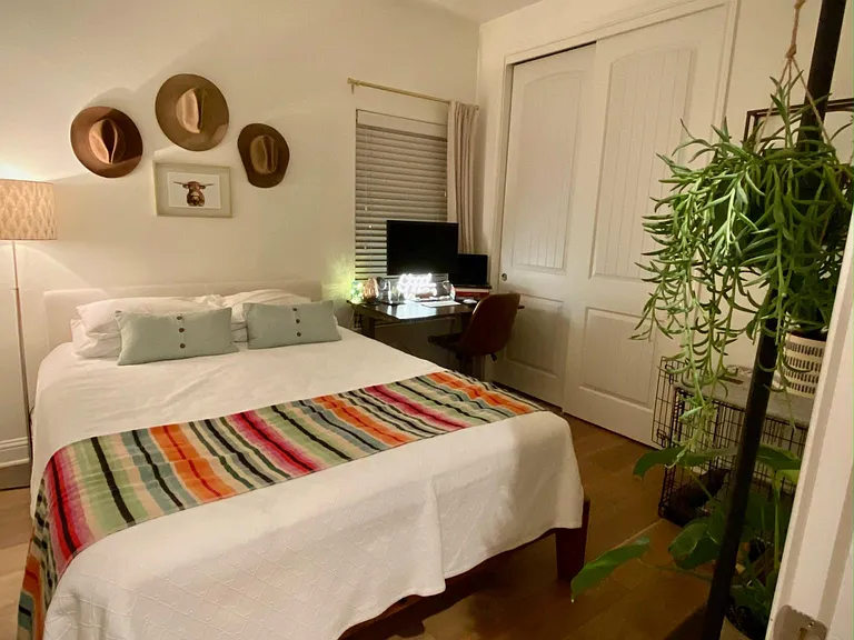 Guest bedroom