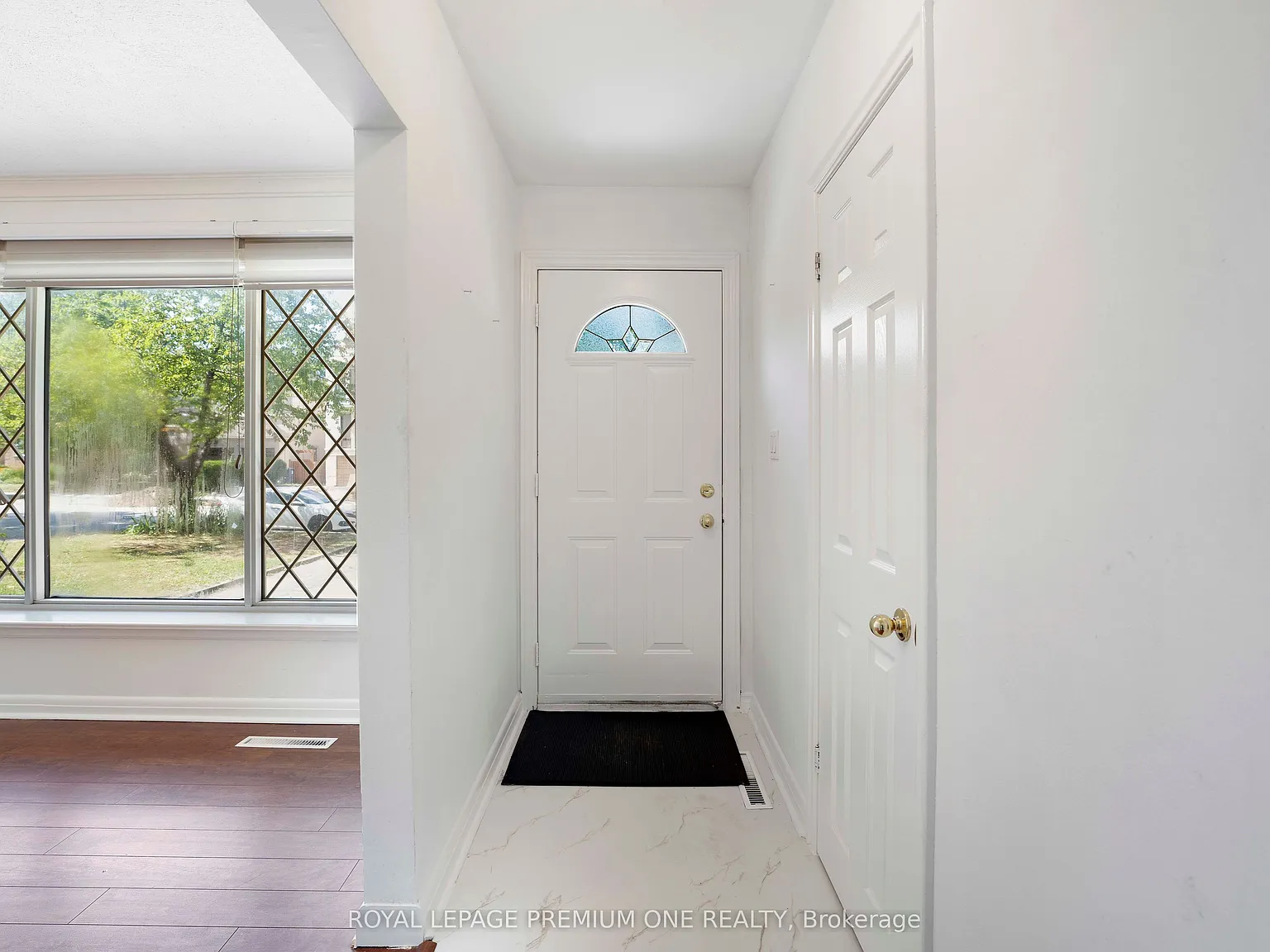 6 bed, $4,500 — Photo 2