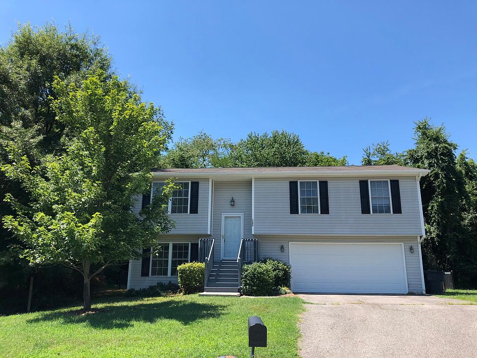 1st image of 3395 Village Ct NE