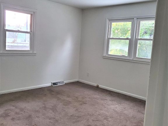 3rd image of 43 Grove Ave #2