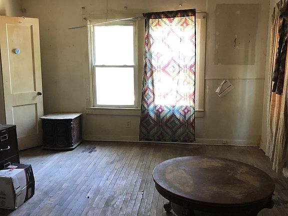 2nd image of 212 E McKay St