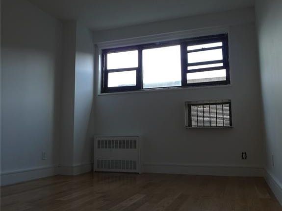 4th image of 114 E 122nd St APT 5C