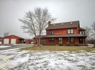 9282 Meskill Rd, Columbus, MI 48063