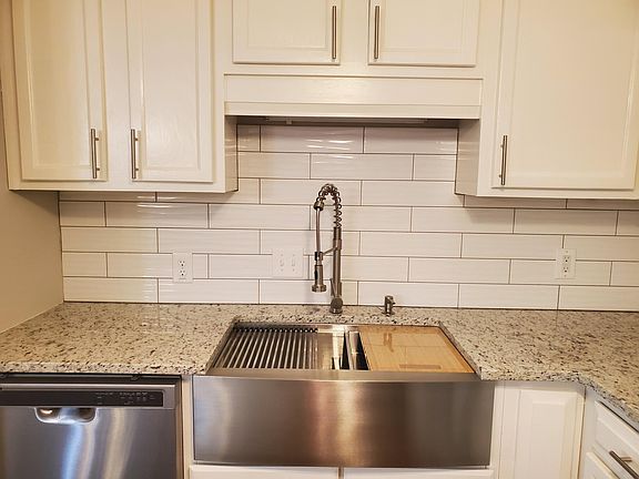 4th image of 286 Westland Way SW
