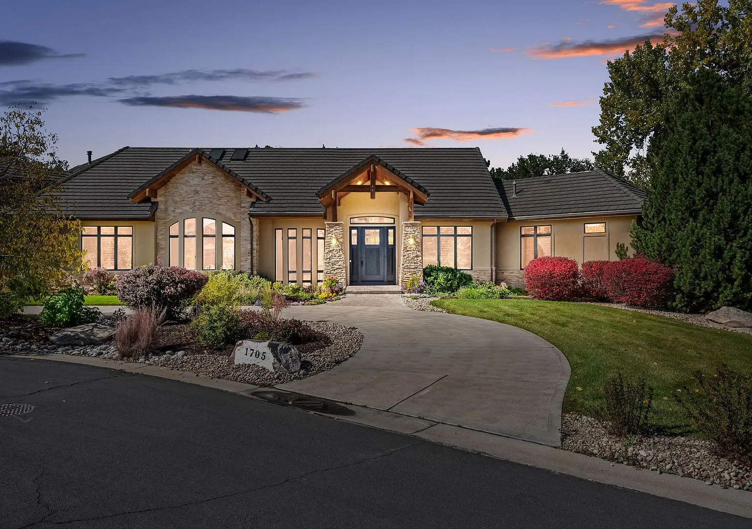 5BD, 8BA Littleton Home with Office, Pool, and 4-Car Garage — Photo 1