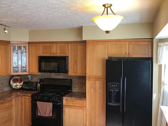 3rd image of 108 W Shetland Ct