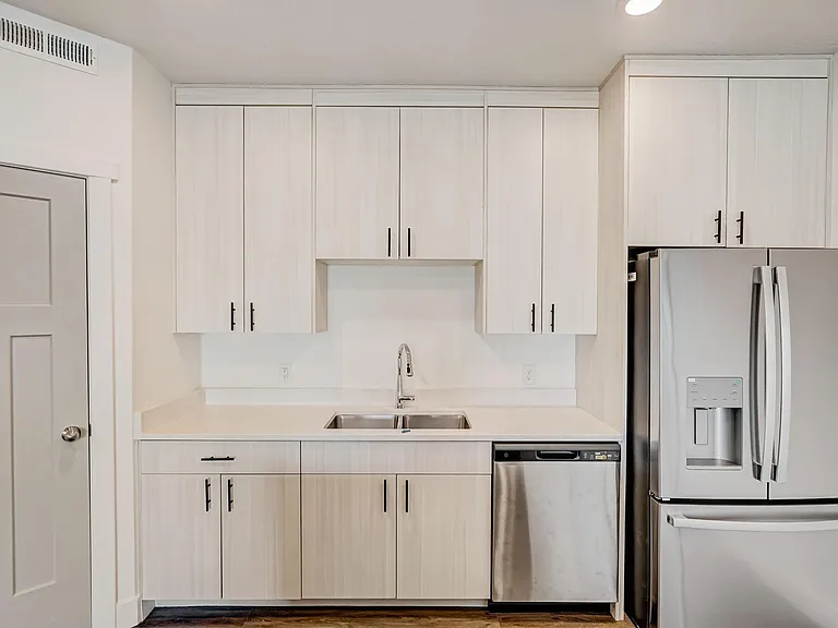 South Ridge Apartments — Photo 4