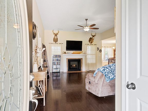 4th image of 1453 Rustys Ln