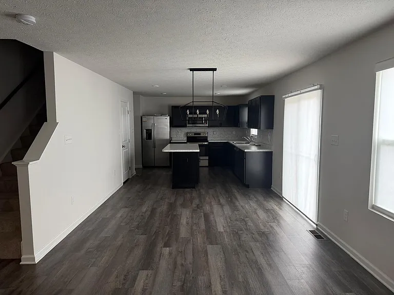 220 Roebling St — Photo 8