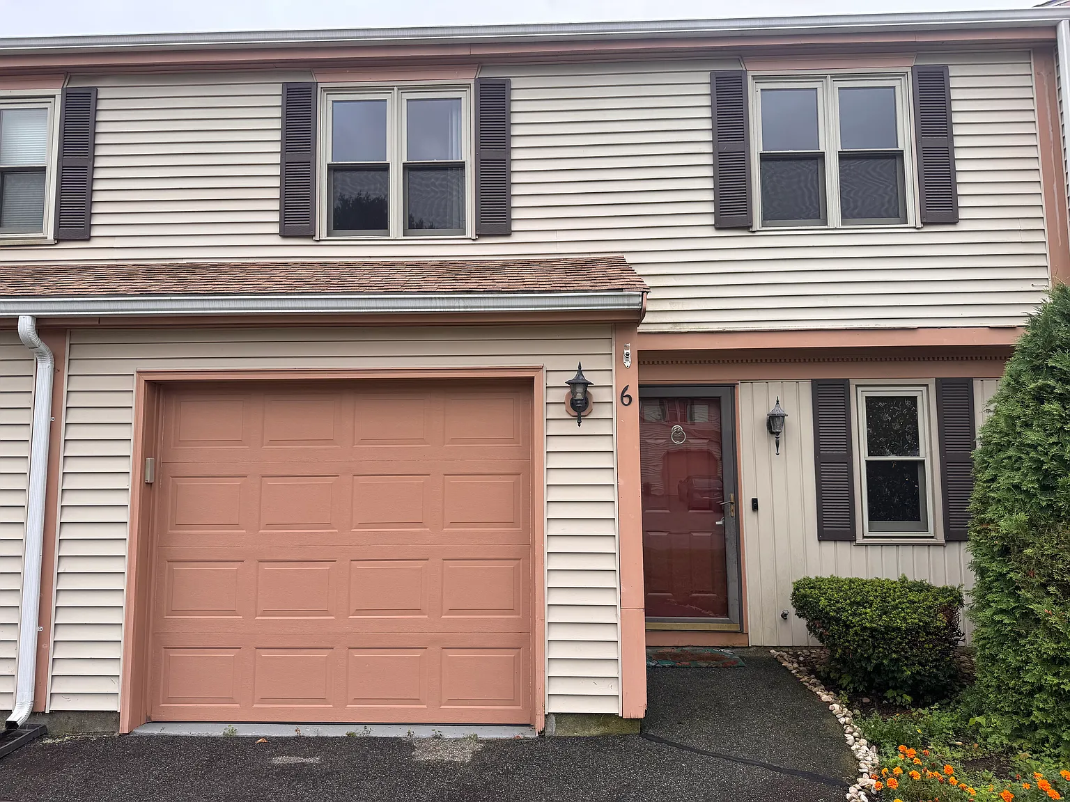 2 bed, 1.5 bath, 1176 sqft, $2,800 — Photo 1
