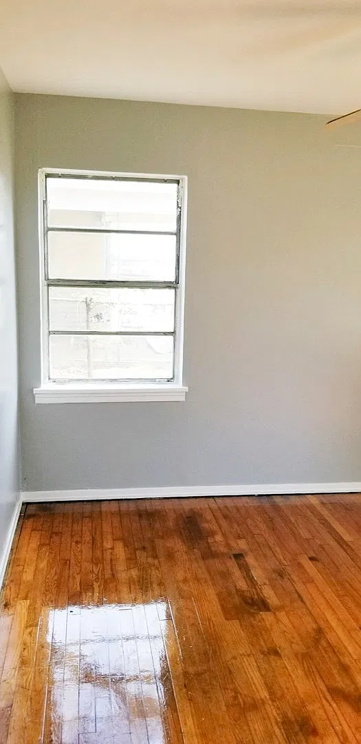 4 Bedrooms! — Photo 3