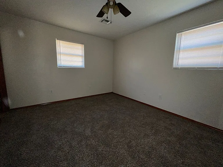 6954 SW Forest Ave — Photo 7
