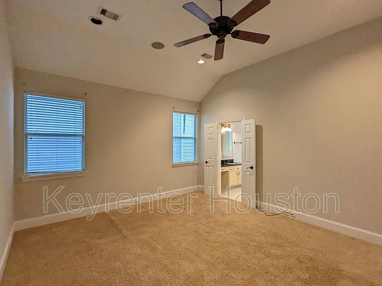 5130 Scotland St — Photo 17