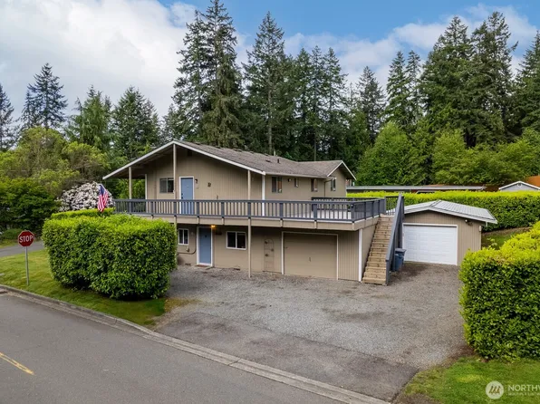 18214 74th St E, Bonney Lake, WA 98391