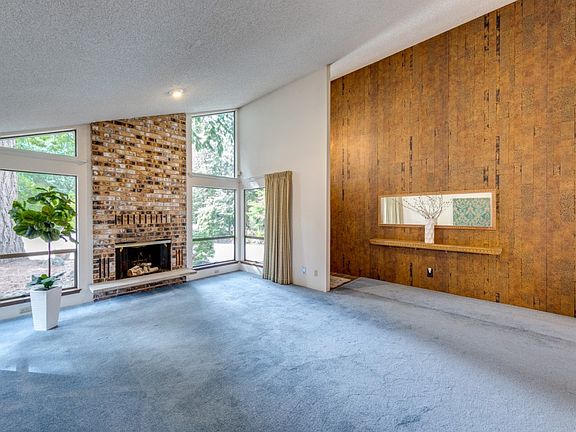 4th image of 2290 NE Golden Rod Cir