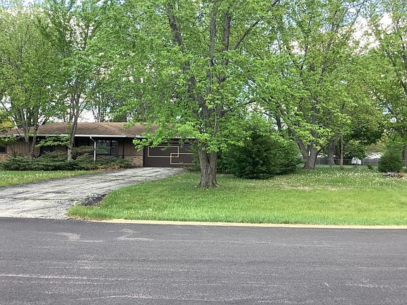 2nd image of 9907 Debbie Ln