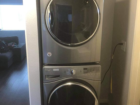 4th image of 507 Coronado Ave APT C