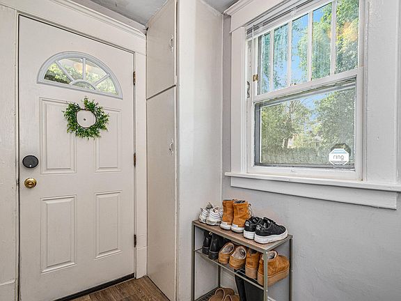4th image of 1243 Bemis St SE