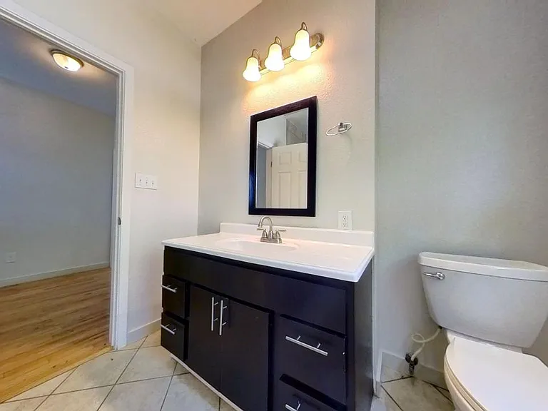 209 Jackman St — Photo 14