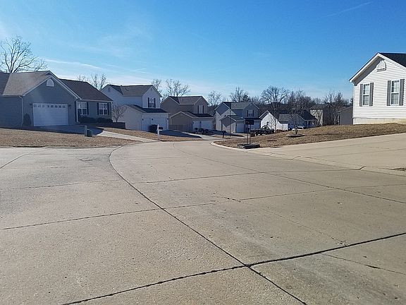 5th image of 350 Cuivre Valley Dr