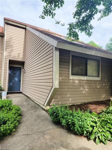 217 Village Ln Unit H, Greensboro, NC, 27409