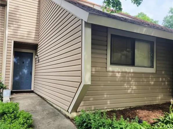 217 Village Ln Unit H, Greensboro, NC 27409