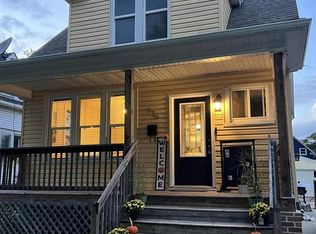 926 70th St, Kenosha, WI 53143