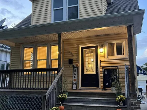 926 70th STREET, Kenosha, WI 53143