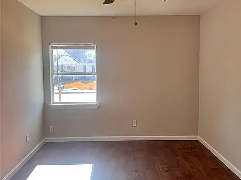 8113 Chesham Dr — Photo 6