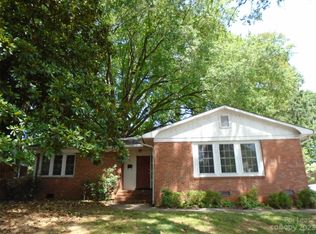 5511 Wedgewood Dr, Charlotte, NC 28210