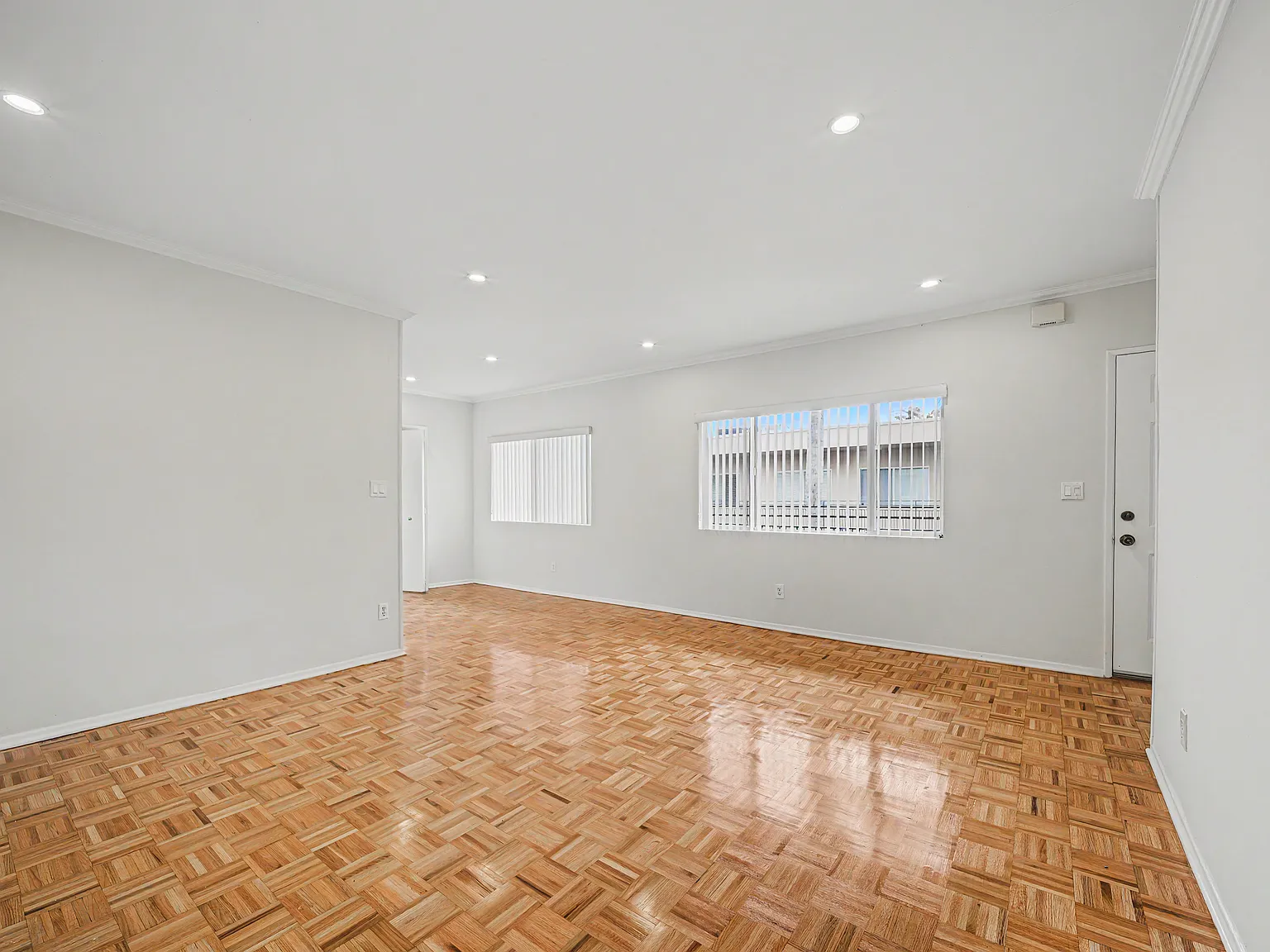 3 bed, 1043 sqft, $2,800 — Photo 4