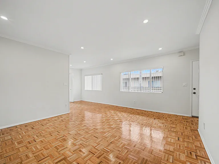 6342 Morse Ave #309 — Photo 4