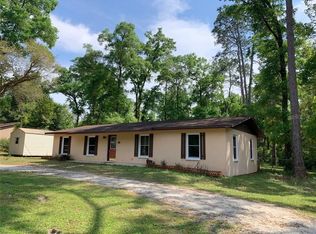 23 Peace Dr, Bronson, FL 32621