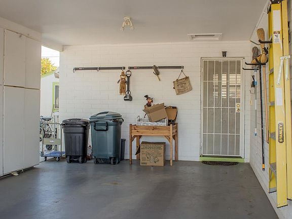 2nd image of 5649 E Cicero St