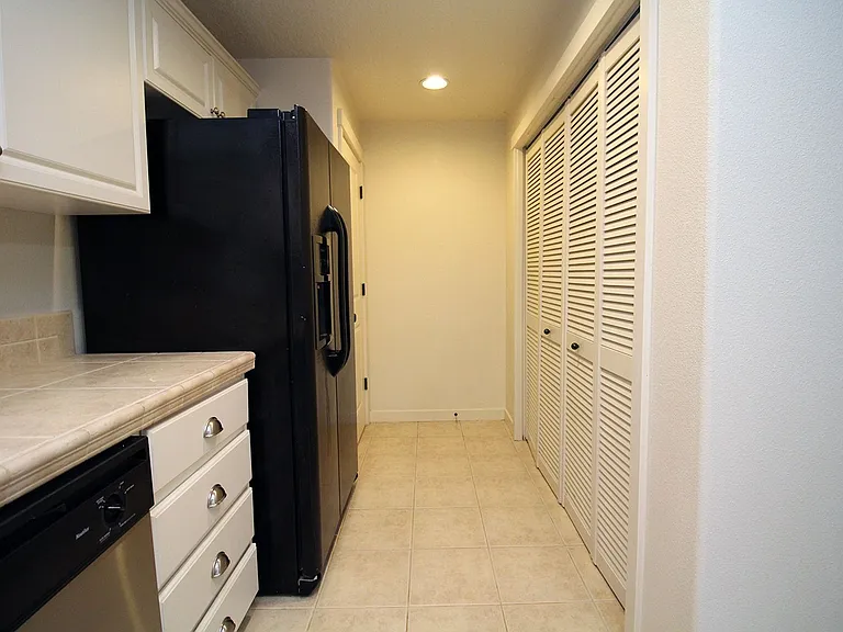 690 NE Adwick Dr — Photo 10