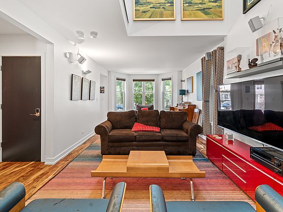 5th image of 3036 N Gresham Ave