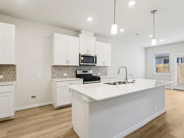 3225 Quiet Sunset Dr, Houston, TX 77080