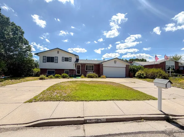 38 Chaparral Cir, La Junta, CO 81050