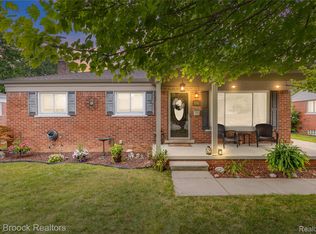 2741 Longmeadow Dr, Trenton, MI 48183