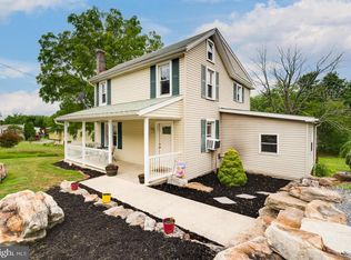 129 Sweet Arrow Lake Rd, Pine Grove, PA 17963