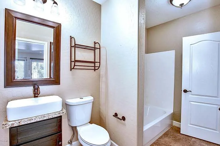 562 N Danielson Way — Photo 14