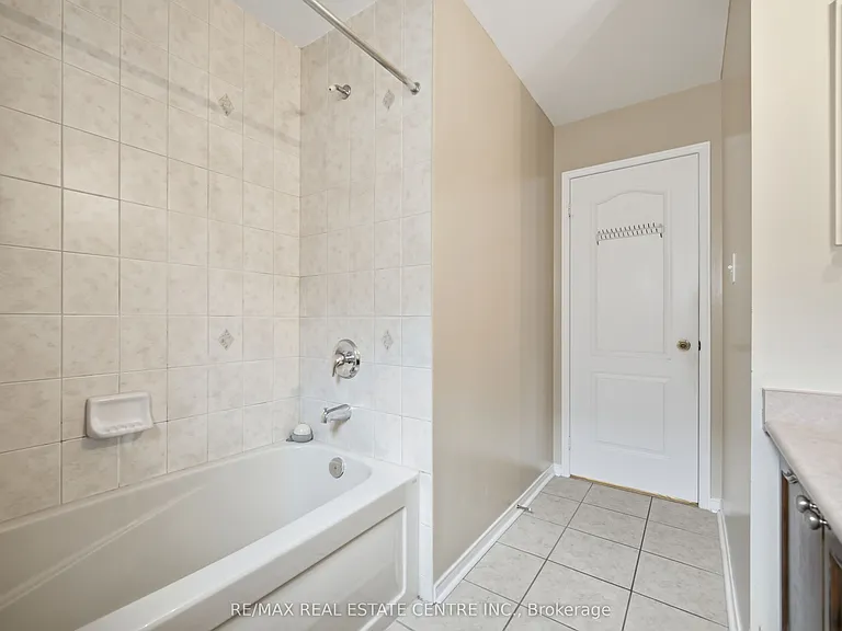 5218 Oscar Peterson Blvd — Photo 42