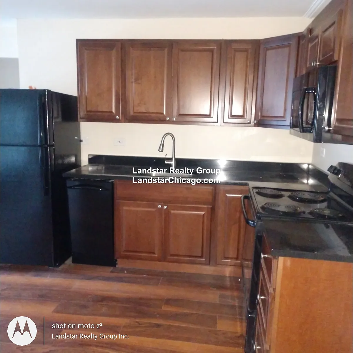 Building Photo - 4866 N Magnolia Ave #103