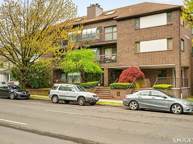 1500 Bedford St #202 — Photo 28