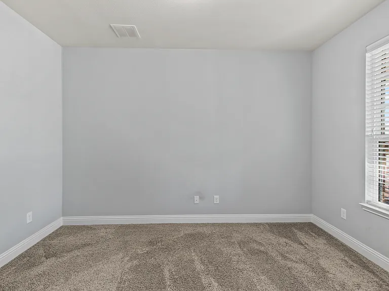 4424 Overbrook Dr — Photo 7