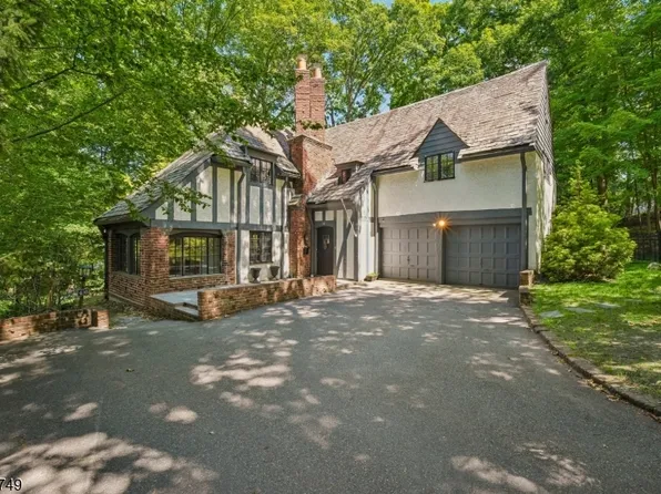 46 Stocker Rd, Verona Twp., NJ 07044